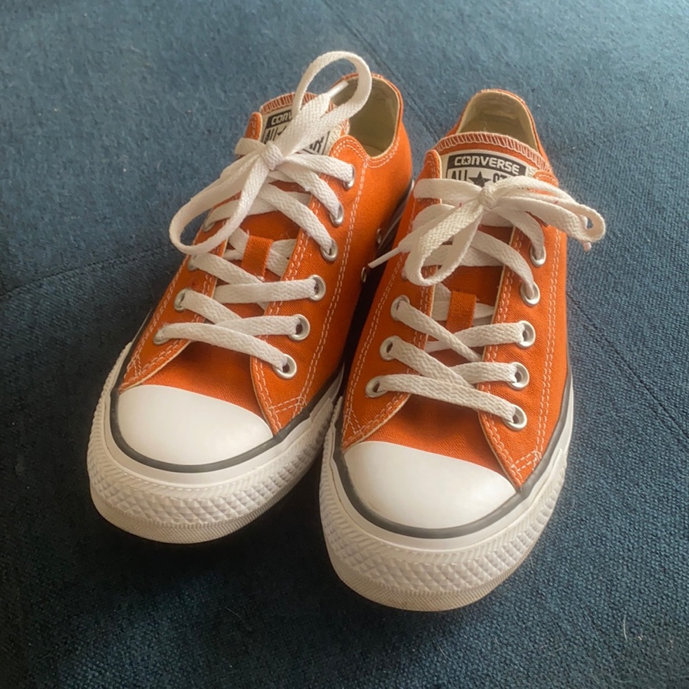 Chuck Taylor lows women’s 7.5, men’s 5.5 like new